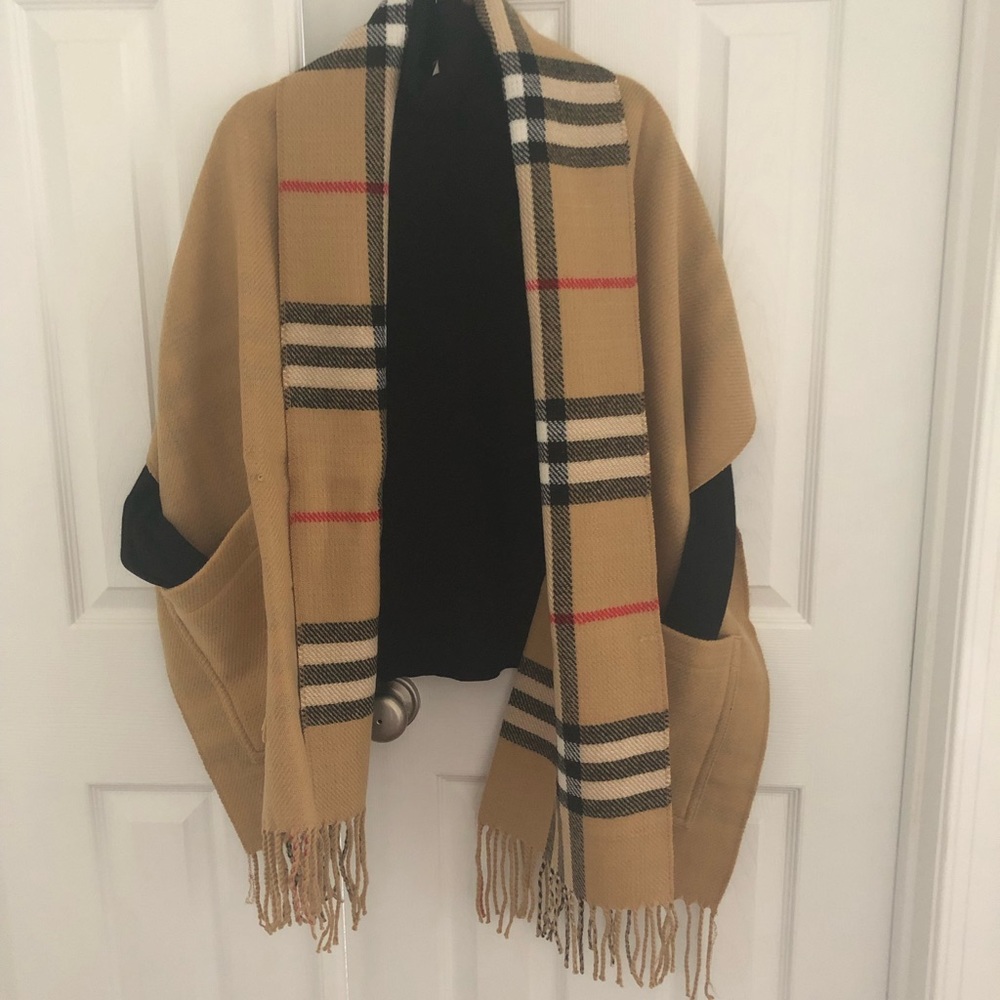 NWT women’s scarf